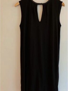 Must Have Black Sleeveless Keyhole Shift Tunic